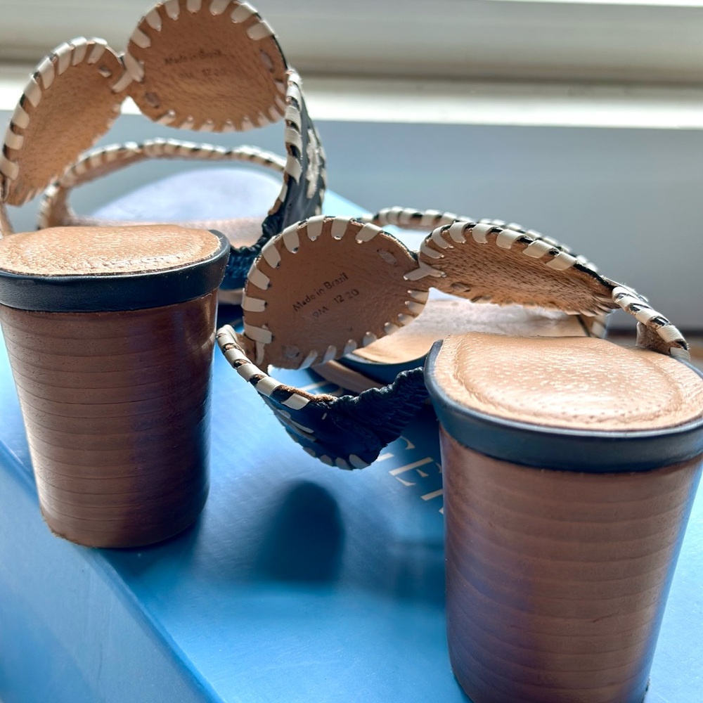 Jack Rogers Navy White Lauren Mid-Heel Sandal 9 Leather Daisy Circles EUC w Box! - Picture 8 of 9